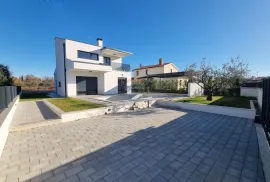 Poreč - nova kuća s pogledom na more 140m2, Poreč, Famiglia