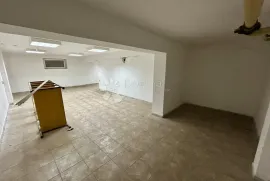 PROSTOR ZA VAŠ POSAO NA ODLIČNOJ LOKACIJI, Pula, Commercial property