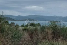 Odličan građevinski teren s pogledom, 200 m od mora, Sveti Filip I Jakov, Terreno