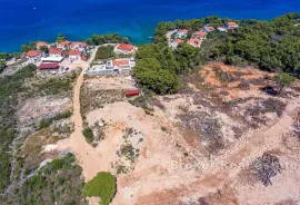 Prostrani građevinski teren u blizini mora s pogledom, Hvar, Land