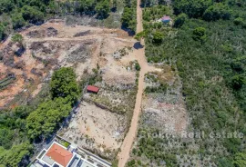 Prostrani građevinski teren u blizini mora s pogledom, Hvar, Land