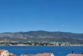 Apartmanska kuća s otvorenim pogledom na more, Trogir, Maison