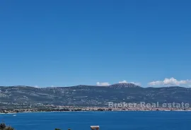 Apartmanska kuća s otvorenim pogledom na more, Trogir, Maison