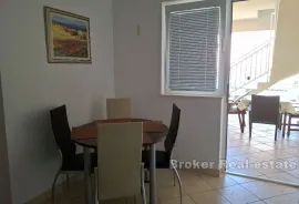 Apartmanska kuća s otvorenim pogledom na more, Trogir, Maison