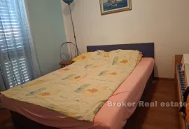 Apartmanska kuća s otvorenim pogledom na more, Trogir, Maison