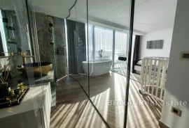 Penthouse s pogledom na more na dominantnoj poziciji, Opatija, Appartamento