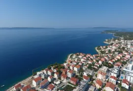 Atraktivno građevinsko zemljište prvi red do mora, Trogir, Terreno