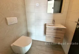 Moderan dvosobni apartman s pogledom na more, Rogoznica, Appartamento