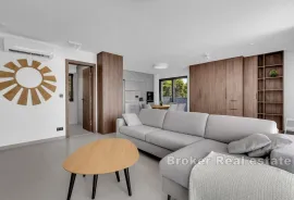 Luksuzni apartman u prvom redu do mora, Hvar, Flat