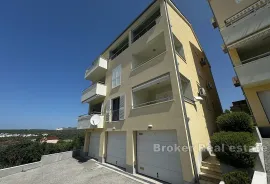 Moderan dvosoban apartman, Rogoznica, Apartamento