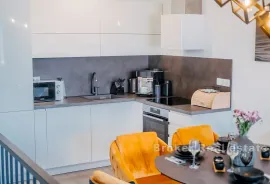 Moderan apartman s pogledom na more, Trogir, Kвартира