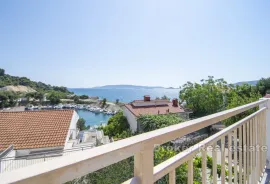 Kuća u drugom redu od mora s otvorenim pogledom na more, Trogir, Дом