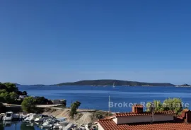 Kuća u drugom redu od mora s otvorenim pogledom na more, Trogir, Дом