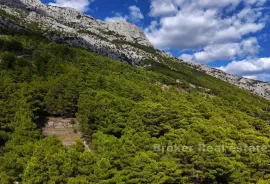 Zemljište sa pogledom na more i građevinskom dozvolom, Omiš, Arazi