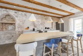 Izuzetan stan u centru grada sa terasom i pogledom na more, Hvar, Wohnung