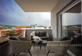 Luksuzan penthouse s bazenom i prekrasnim pogledom na more, Trogir, Διαμέρισμα