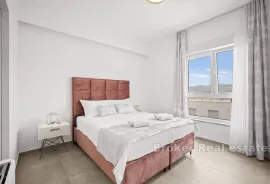 Luksuzan penthouse s bazenom i prekrasnim pogledom na more, Trogir, Appartamento