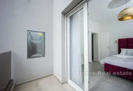 Luksuzan penthouse s bazenom i prekrasnim pogledom na more, Trogir, Διαμέρισμα