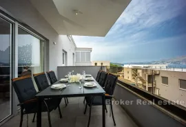 Luksuzan penthouse s bazenom i prekrasnim pogledom na more, Trogir, Διαμέρισμα