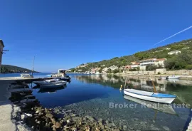 Kuća u prvom redu do mora s dva apartmana, Konavle, Famiglia