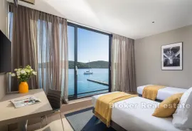 Vila prvi red do mora, Šibenik, Casa