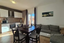 Apartmanska kuća s pogledom na more, Trogir, Famiglia