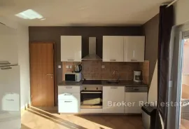 Apartmanska kuća s pogledom na more, Trogir, Famiglia