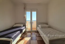 Apartmanska kuća s pogledom na more, Trogir, Famiglia