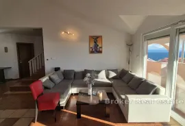 Apartmanska kuća s pogledom na more, Trogir, Famiglia