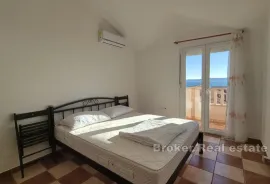 Apartmanska kuća s pogledom na more, Trogir, Famiglia