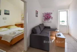 Poslovno apartmanska kuca sa prekrasnim pogledom i blizinom mora, Makarska, Casa