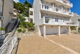 Poslovno apartmanska kuca sa prekrasnim pogledom i blizinom mora, Makarska, Casa