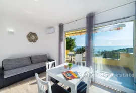 Apartmanska kuća s bazenom, Makarska, بيت