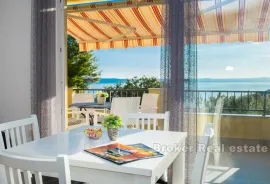 Apartmanska kuća s bazenom, Makarska, بيت