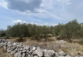 Građevinsko zemljište s projektom, Omiš, Tierra