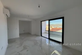 Moderni penthouse s pogledom na more, Trogir, Appartamento