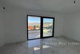 Moderni penthouse s pogledom na more, Trogir, Appartamento