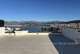 Moderni penthouse s pogledom na more, Trogir, Appartamento