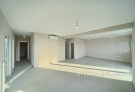 Moderni stanovi u novogradnji, Šibenik, Apartamento