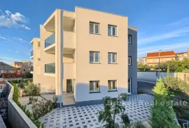 Moderni stanovi u novogradnji, Šibenik, Apartamento