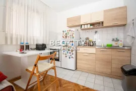 Čukarica, Bele vode, Leposave Vujošević, 1.5, 32m2, Čukarica, Apartamento