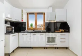 UREĐENI JEDNOSOBAN STAN NA ATRAKTIVNOJ LOKACIJI, Pula, Apartamento