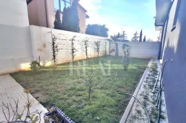 Veli vrh, novi stan 87m2 sa vrtom od 90m2 !, Pula, Apartamento