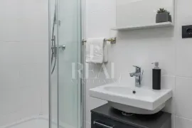 Centar, 5SKL, 144.70m2, mini hotel, Rijeka, Flat