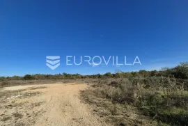 Istra, Poreč, gospodarsko zemljište u industrijskoj zoni 12.330m2, Poreč, Terreno