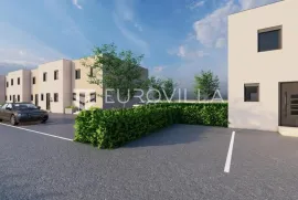 Zagreb, Brezovica prekrasna kuća u nizu 88,50m2 sa vrtom od 127m2, Zagreb, Kuća