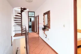 Rovinj širi centar - obiteljska kuća s 5 spavaćih soba - 350 m2, Rovinj, House