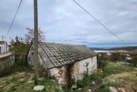 Bakar, Kukuljanovo - kuća s okućnicom i terenom, Bakar, Haus