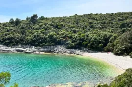 Istra, Krnica - građevinsko zemljište sa projektom 2 km od mora, Marčana, Land