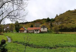 Ogulin , Modruš - Prodaje se imanje uz potok, Josipdol, بيت